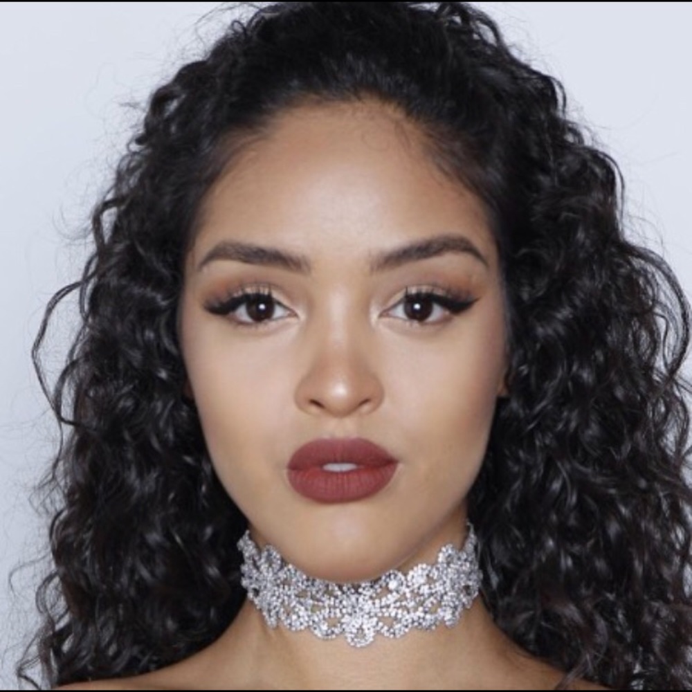 Crystal flower choker
